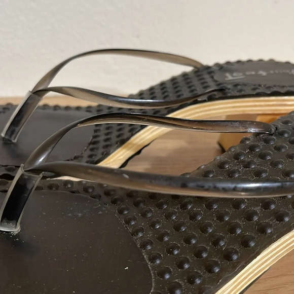On Your Feet  6.5 Wood Textured Rubber Block Heel Thong Sandals size 6.5 - Picture 15 of 16